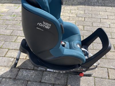 Kindersitz Britax Römer DUALFIX iSize + Modular iSense Base  Premium Komplettset