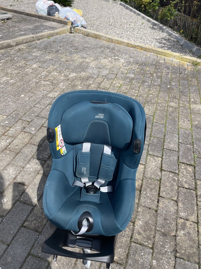 Kindersitz Britax Römer DUALFIX iSize + Modular iSense Base  Premium Komplettset