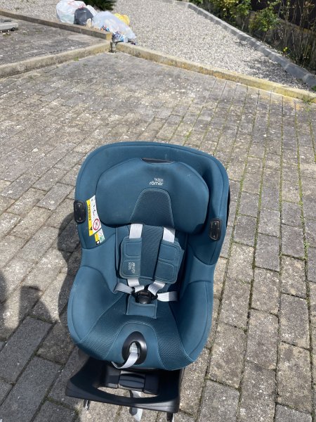 Kindersitz Britax Römer DUALFIX iSize + Modular iSense Base  Premium Komplettset