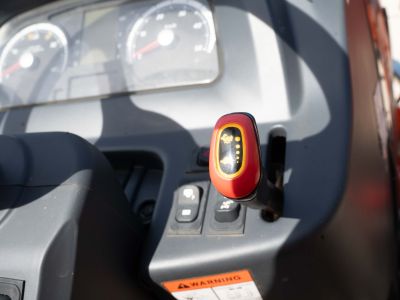 Kioti Traktor Allrad mit Schaufel und Kultivator - aus 2022 mit nur 168 Stunden