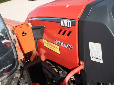 Kioti Traktor Allrad mit Schaufel und Kultivator - aus 2022 mit nur 168 Stunden