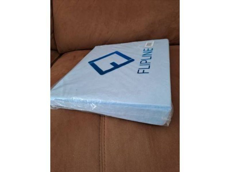 Cushion Wedge Cushion Co. Flipline