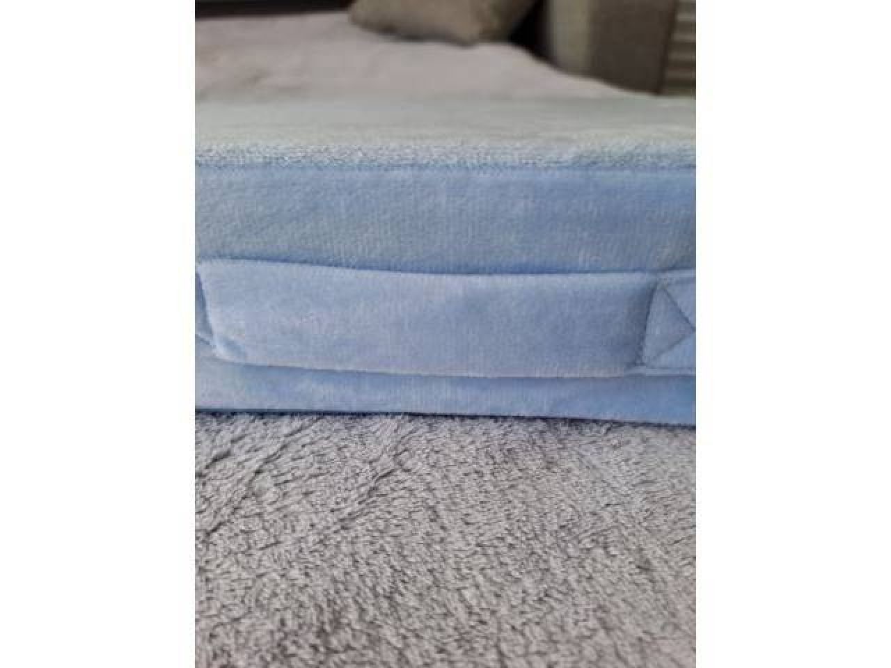 Cushion Wedge Cushion Co. Flipline