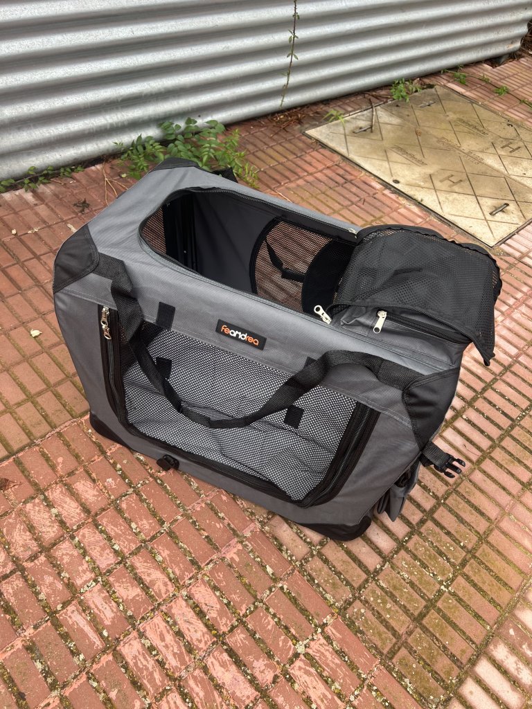 Collapsible transport box