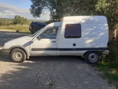 Klassischer alter Citroen C15 aus dem Jahr 2004
