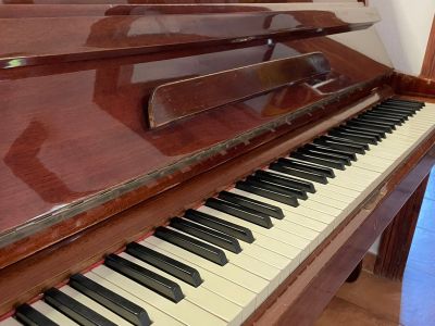 Klavier der mallorquinischen Traditionsmarke JAVER, immernoch verfügbar!!!