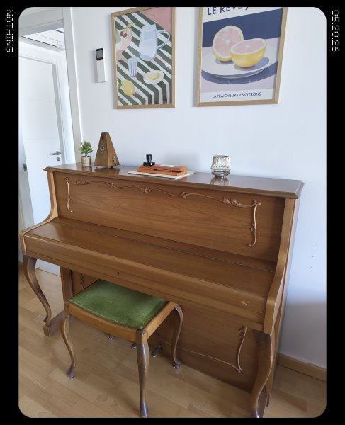 Klavier zu verkaufen