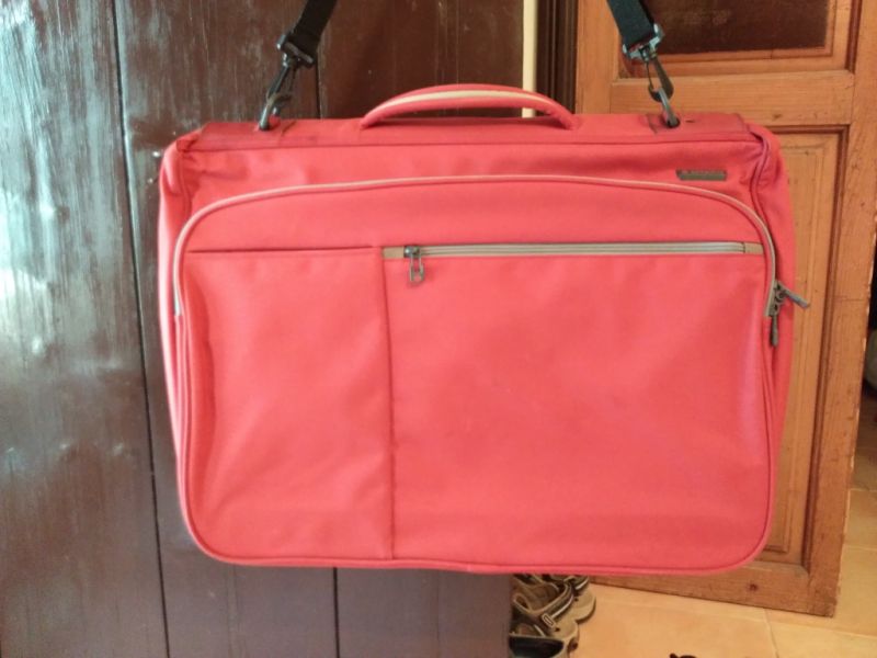 Kleider Koffer/ Tasche