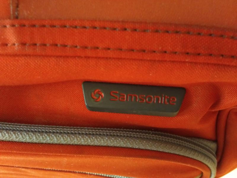 Kleider Koffer/ Tasche