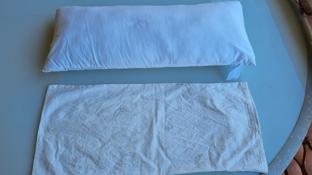 Kleines Kopfkissen (56 x 25 cm) mit Bezug