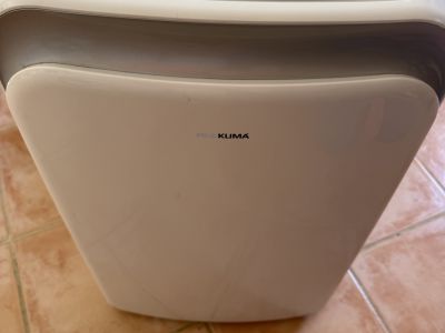 Portable freestanding air conditioner