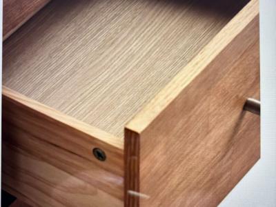 Cómoda de madera maciza