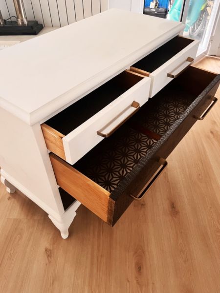 Kommode Schubladenschrank restauriert Kunstleder Reptil