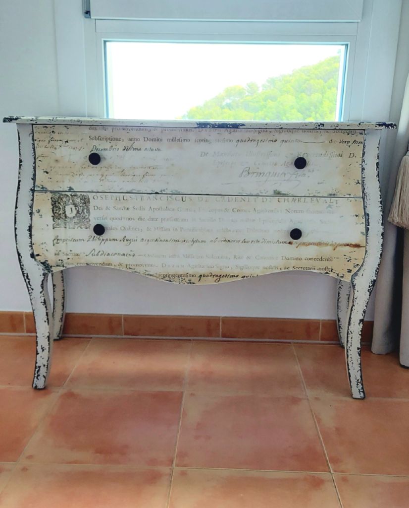 Shabby Chic dresser