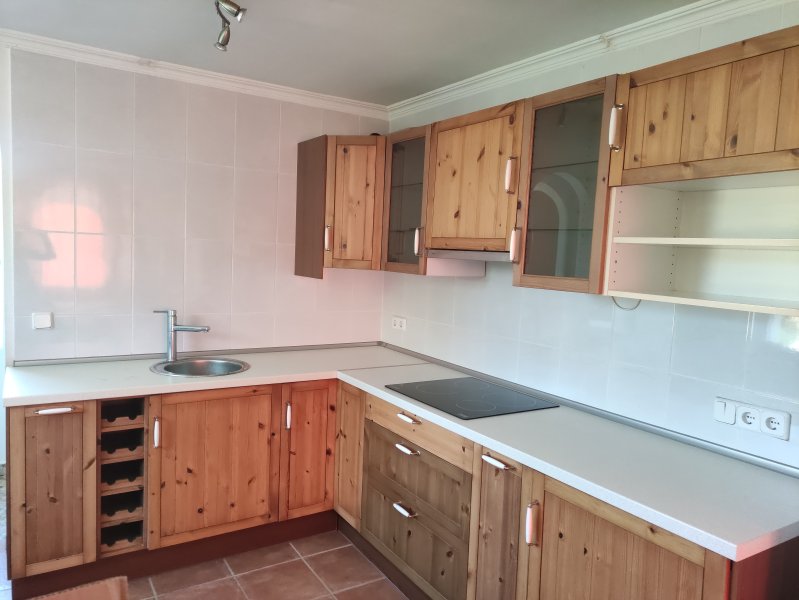 Cocina completa sin usar