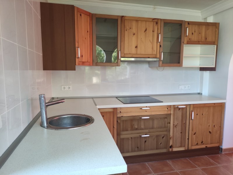Cocina completa sin usar