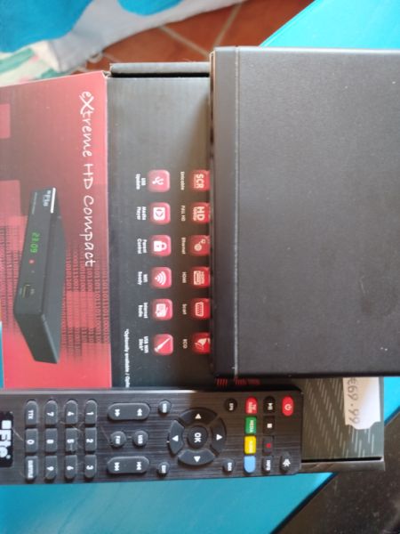 Complete satellite system - dish + LNB + receiver