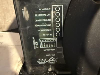 Komplettes Solarpaket mit Outback-Wechselrichter 3000W, Solarmodulen und Reglern – Installationsbereit