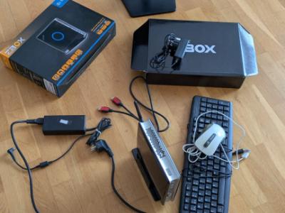Komplettset ZOTAC ZBOX ID82 + LG-Monitor + Tastatur und Maus