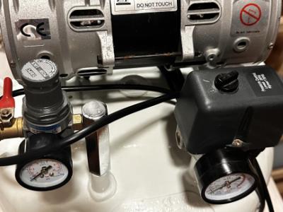 Oil-free compressor with dryer