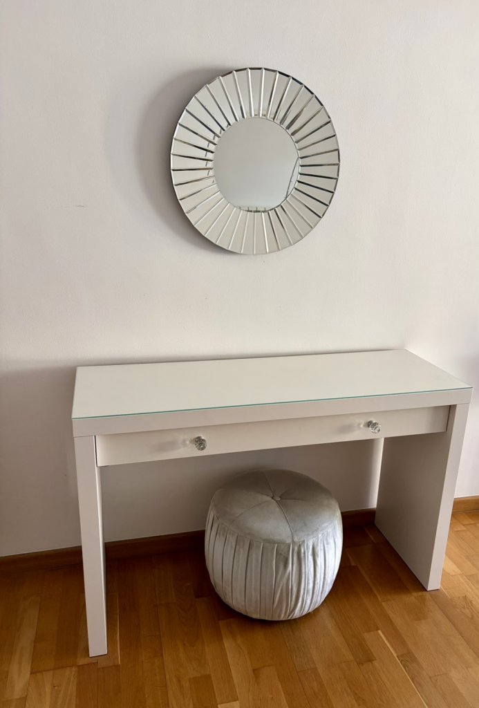 Konsolentisch mit Glasplatte, Spiegel (optional) + Sitzhocker/Pouf (optional)