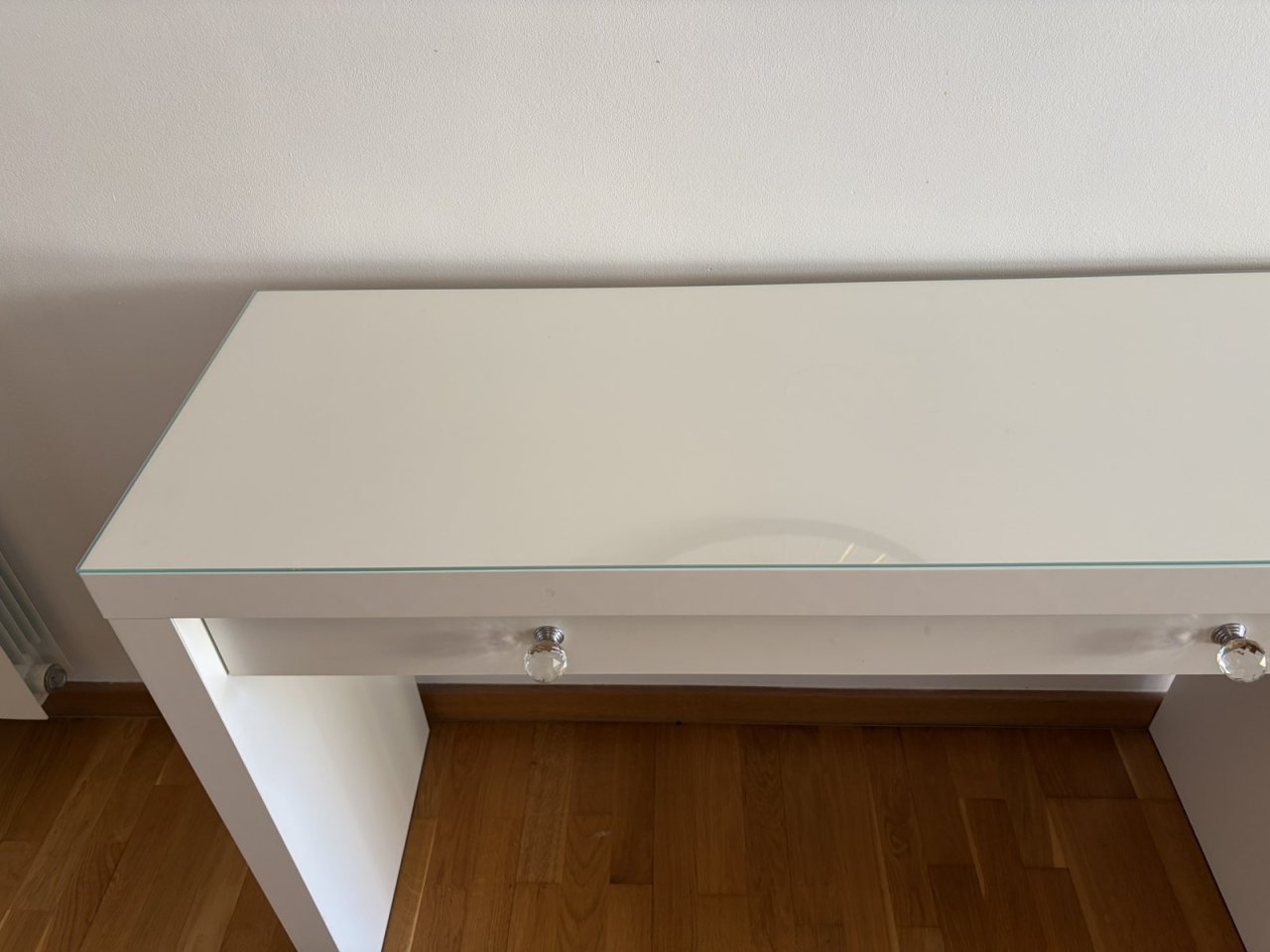 Konsolentisch mit Glasplatte, Spiegel (optional) + Sitzhocker/Pouf (optional)