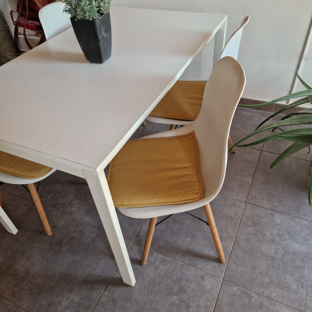 Kitchen table and four chairs