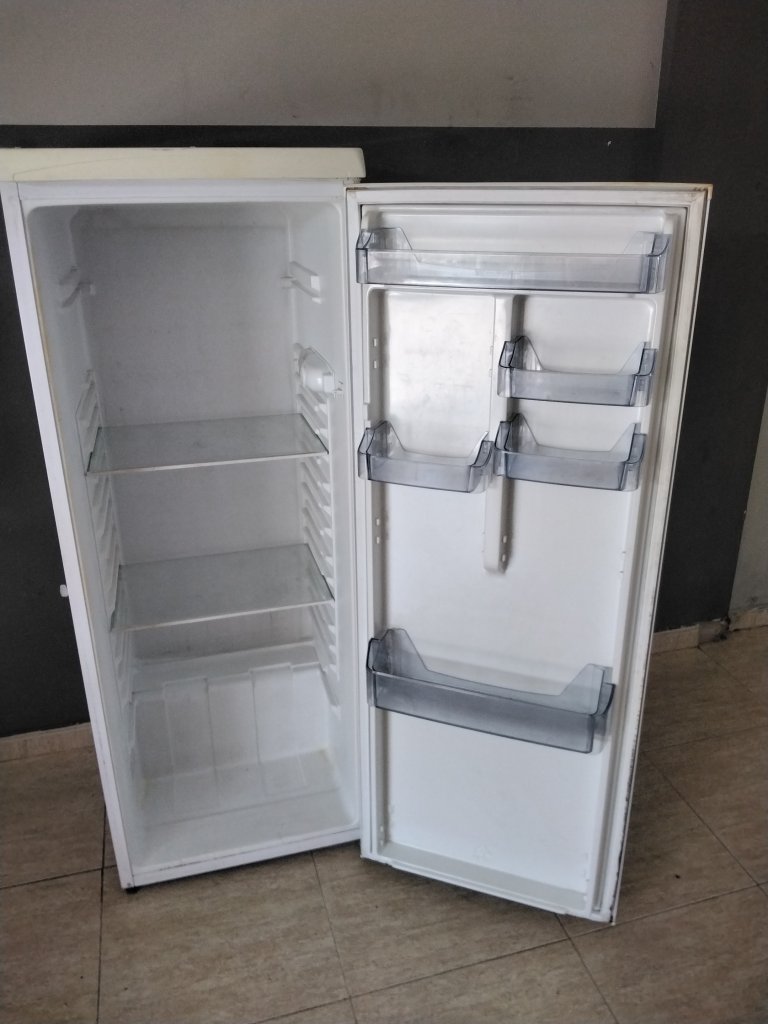 Kühlschrank, Maße 54x56x146cm, voll funktionsfähig