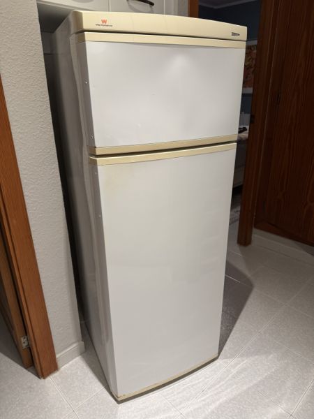 Kühlschrank mit Gefrierkombi