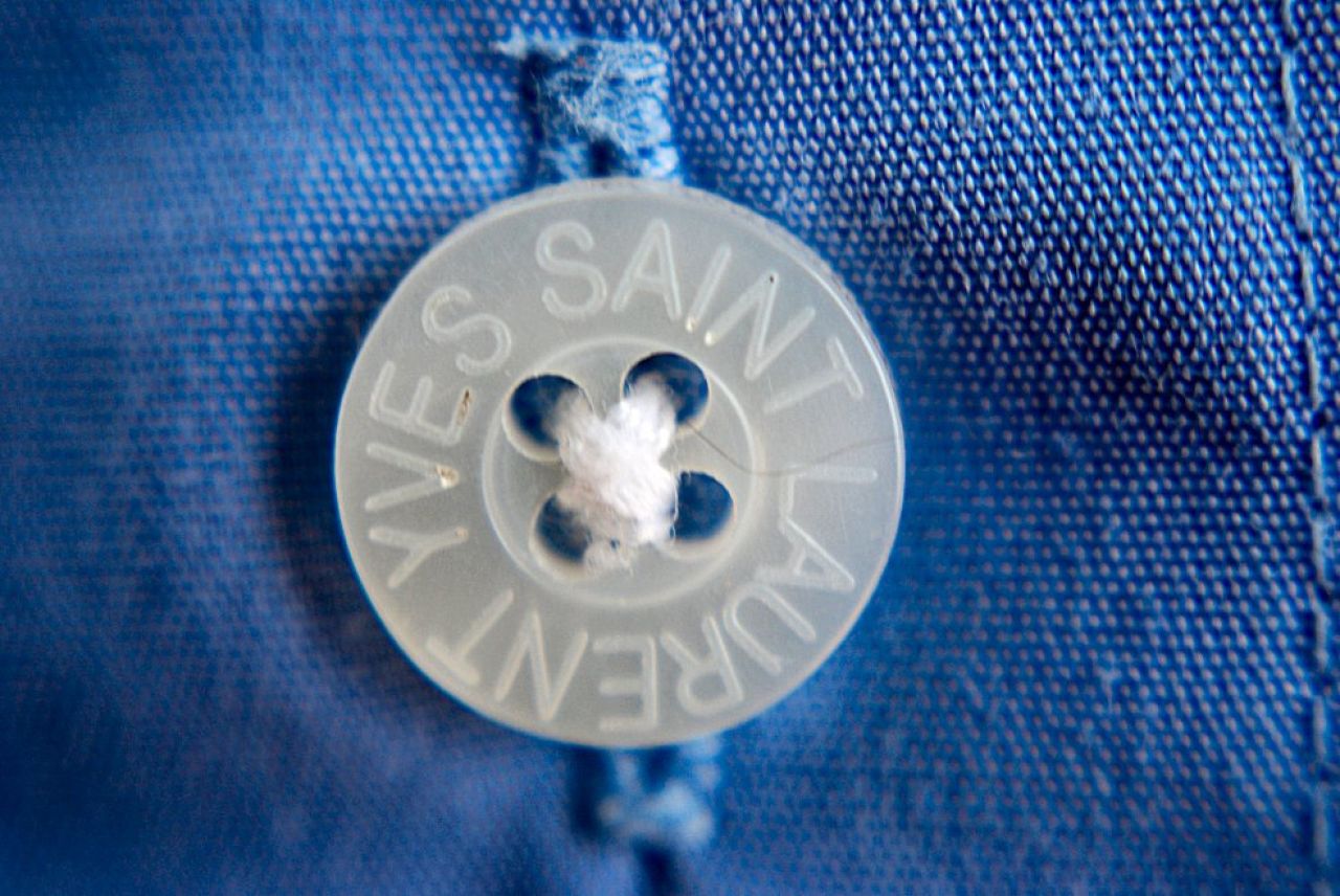 Camisa de manga corta - camisa de lujo - Yves Saint Laurent - YSL talla L