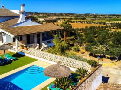 Ländliches Apartment mit Gem. Pool und vielen Terrassen bei Petra --- AP 48