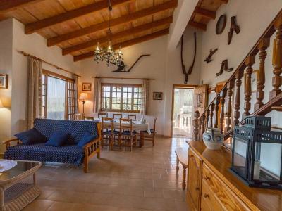 Ländliches Apartment mit Gem. Pool und vielen Terrassen bei Petra --- AP 48