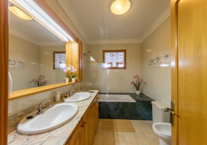 Ländliches Apartment mit Gem. Pool und vielen Terrassen bei Petra --- AP 48