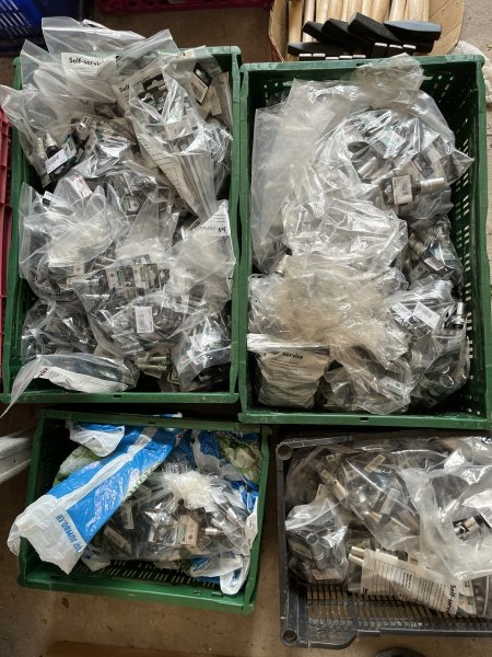 Lagerräumung in Arta, alles muss raus brauche Platz