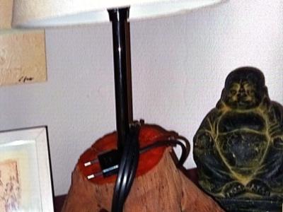 Lampe mit 3 Holzfüssen