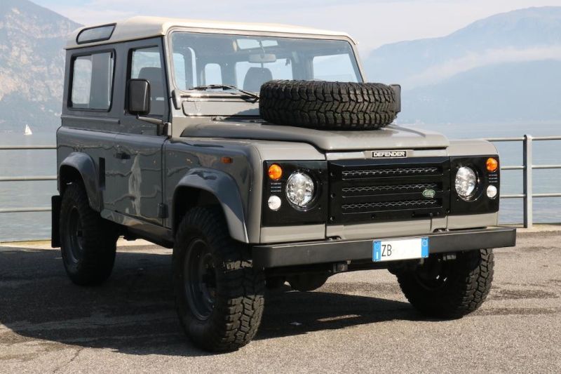 Land Rover Defender 90