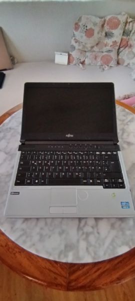 Laptop Fujitsu Lifebook S761