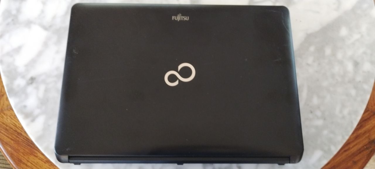 Laptop Fujitsu Lifebook S761