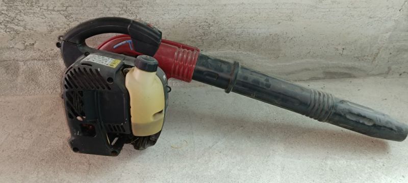 Laubbläser, Benzinmotor gemäss Fotos