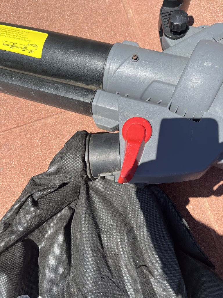 Laubsauger/ -Bläser  Power Plus POWEG9913 220 V