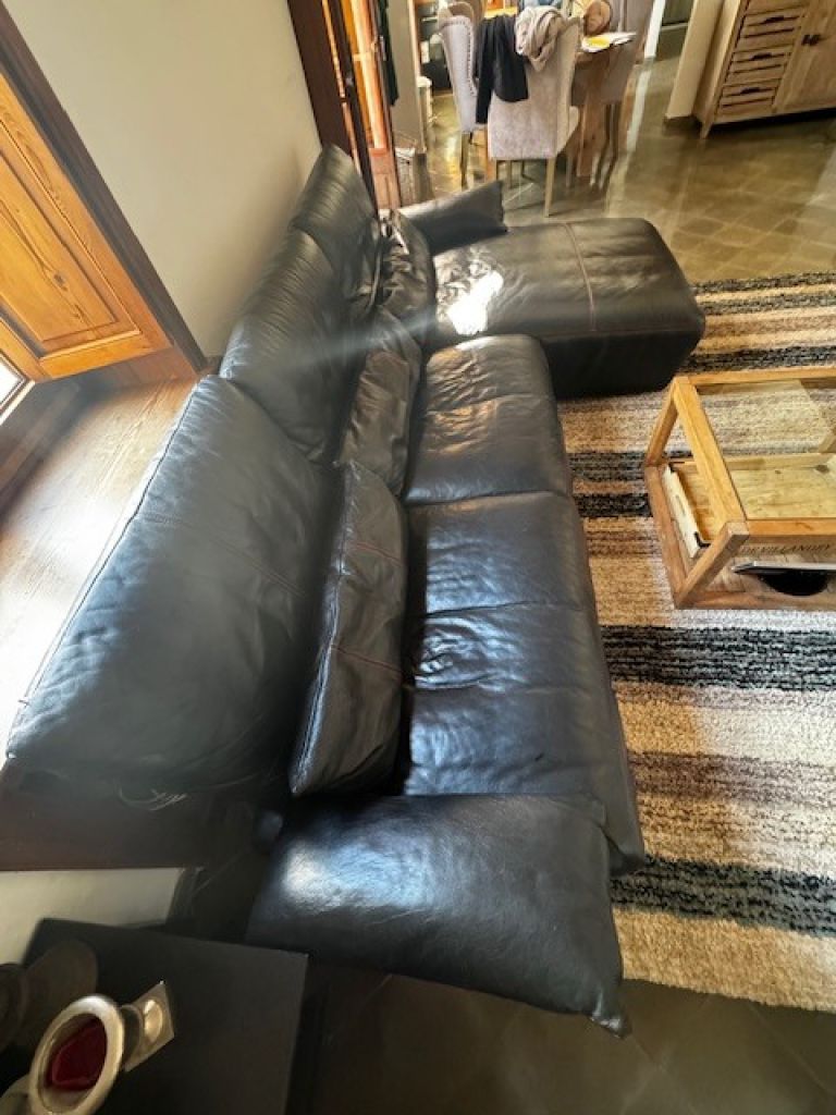 Leder Couch Musterring mit elektisch verstellbarrem Fußteil