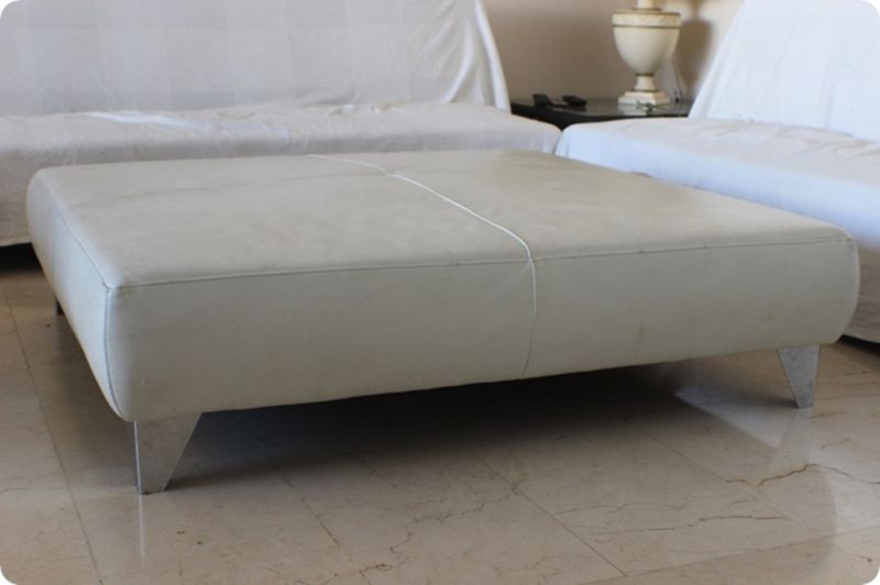 Leather stool cream-colored approx. 100 x 100 cm