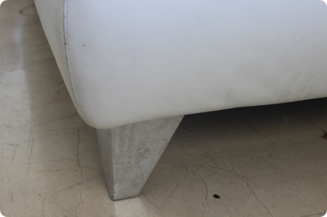 Leather stool cream-colored approx. 100 x 100 cm