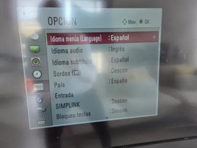 Televisor LG en negro.