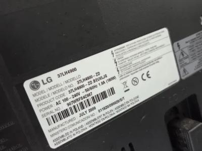 Televisor LG en negro.