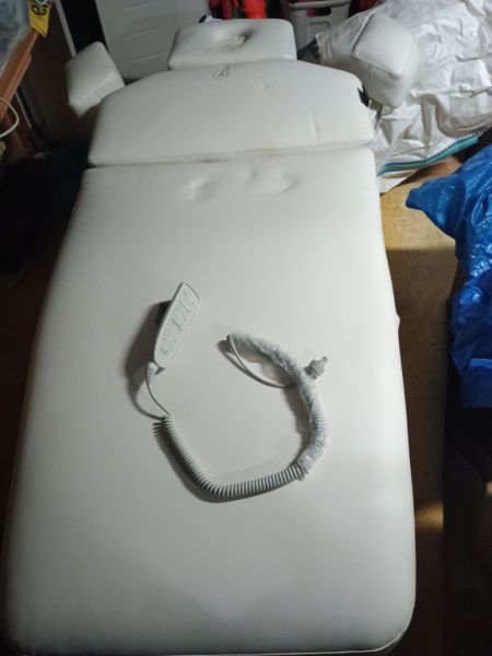 Treatment couch for beauty studio