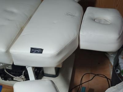 Treatment couch for beauty studio