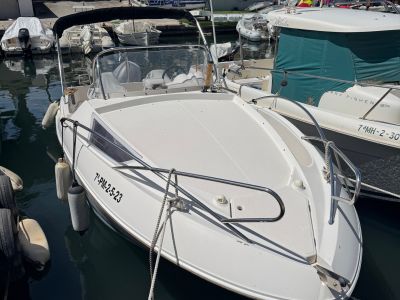 Liegeplatz 8x3 Meter in Arenal, inklusive Boot Quicksilver 635 WA mit AB Mariner 150 zu verkaufen