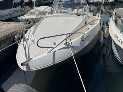 Liegeplatz 8x3 Meter in Arenal, inklusive Boot Quicksilver 635 WA mit AB Mariner 150 zu verkaufen