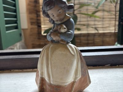 Lladro girl with rabbit